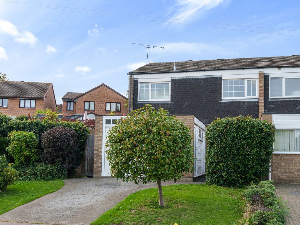 3 bed end terrace house for sale in Padstow Road, Enfield EN2, £520,000