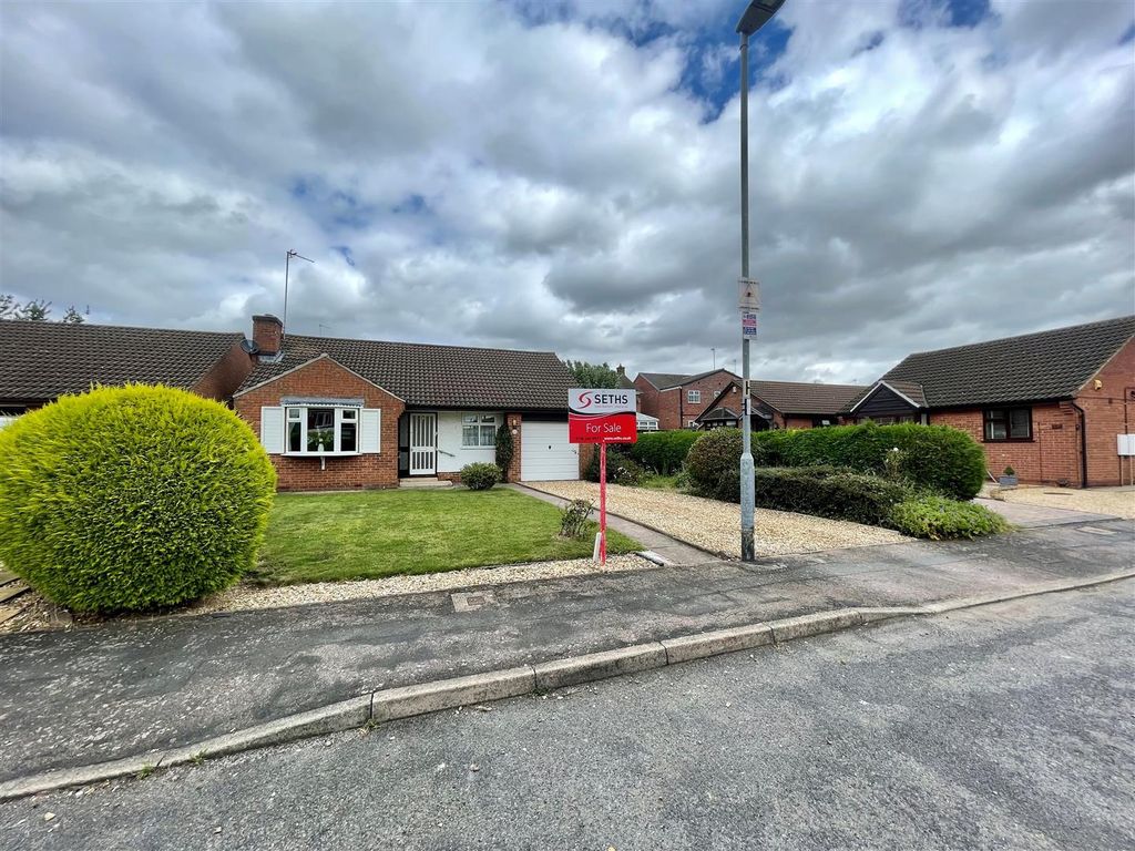 3 bed detached bungalow for sale in Bramber Close, Thurmaston