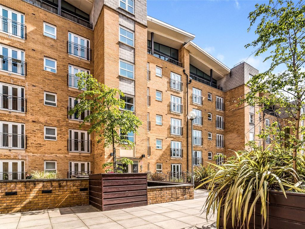 2 bed flat for sale in Middlewood Street, Salford, Greater Manchester