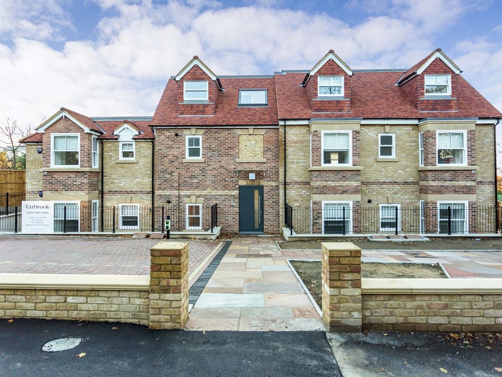 2 bed flat to rent in Whitehall Road, Woodford Green IG8 Zoopla