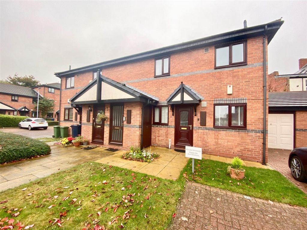 2 bed flat for sale in Shipley Court, Gateshead NE8, £115,000 Zoopla