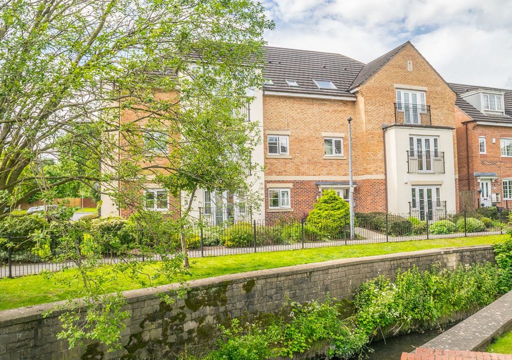 2 bed flat for sale in Radulf Gardens, Liversedge WF15 Zoopla