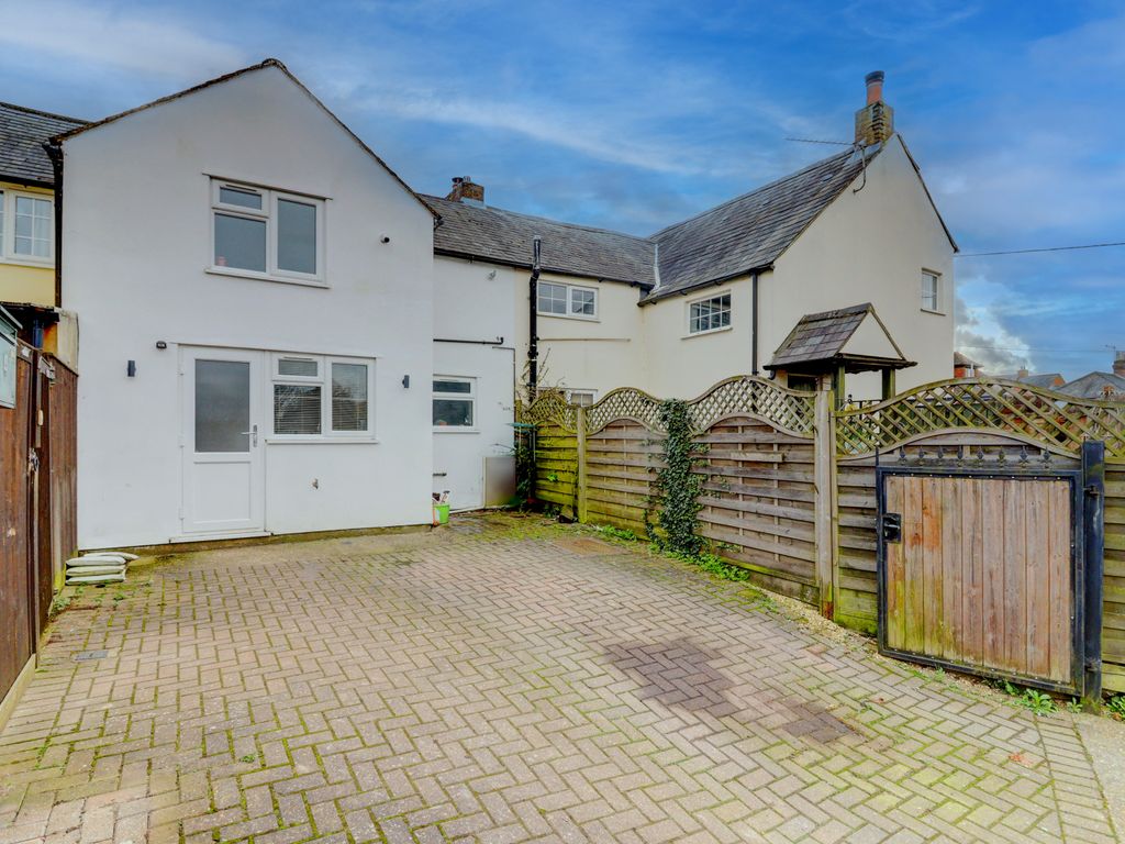 2 bed terraced house for sale in Chapel Street, Downley, High
