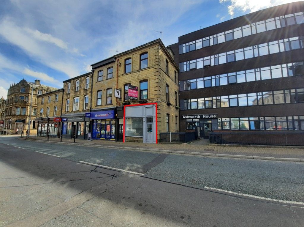 Retail premises to let in 48 Manchester Road, Burnley, Lancashire BB11, £11,940 pa Zoopla