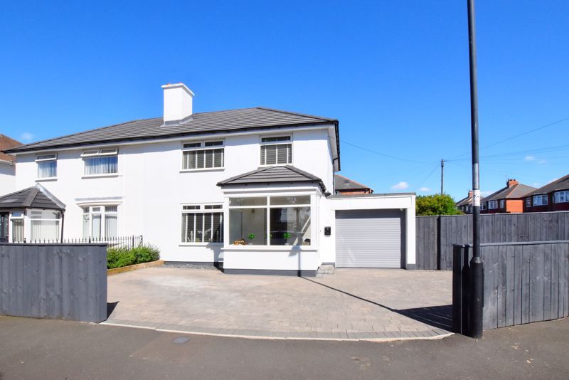 3 bed semidetached house for sale in Benton Close, Benton, Newcastle