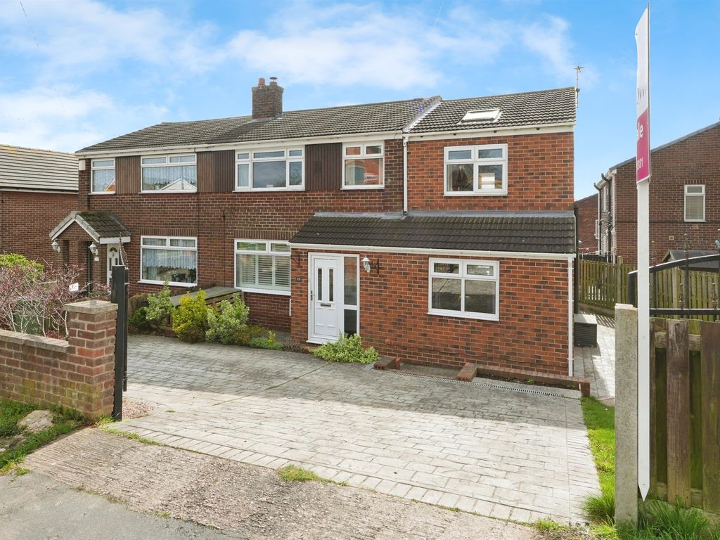 4 bed semidetached house for sale in Mount Road, Stanley, Wakefield