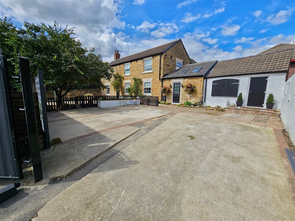 4 bed detached house for sale in High Street, Royston, Barnsley S71, £425,000 Zoopla