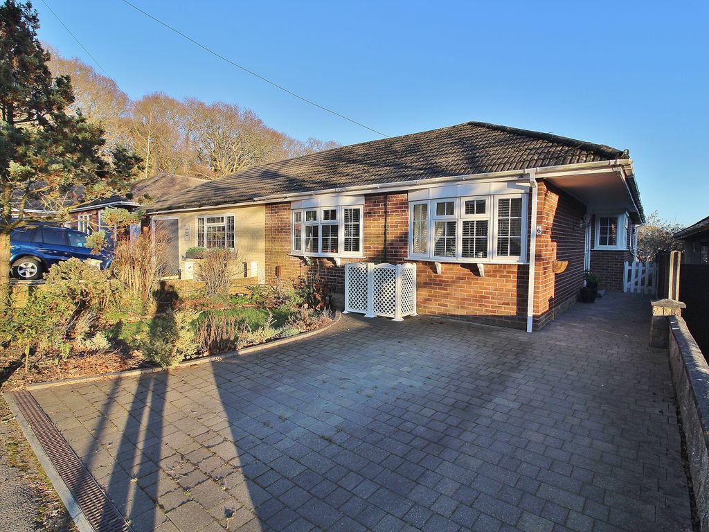 4 bed semidetached bungalow for sale in Shakespeare Gardens, Cowplain