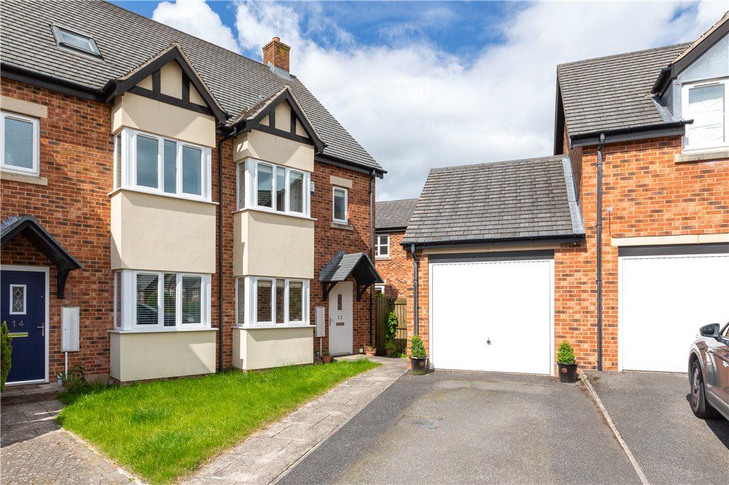4 bed semidetached house for sale in Alva Close, Guiseley, Leeds, West