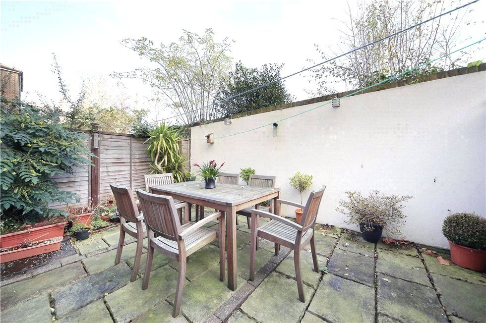 3 bed mews house to rent in Waldo Close, Clapham, London SW4 Zoopla