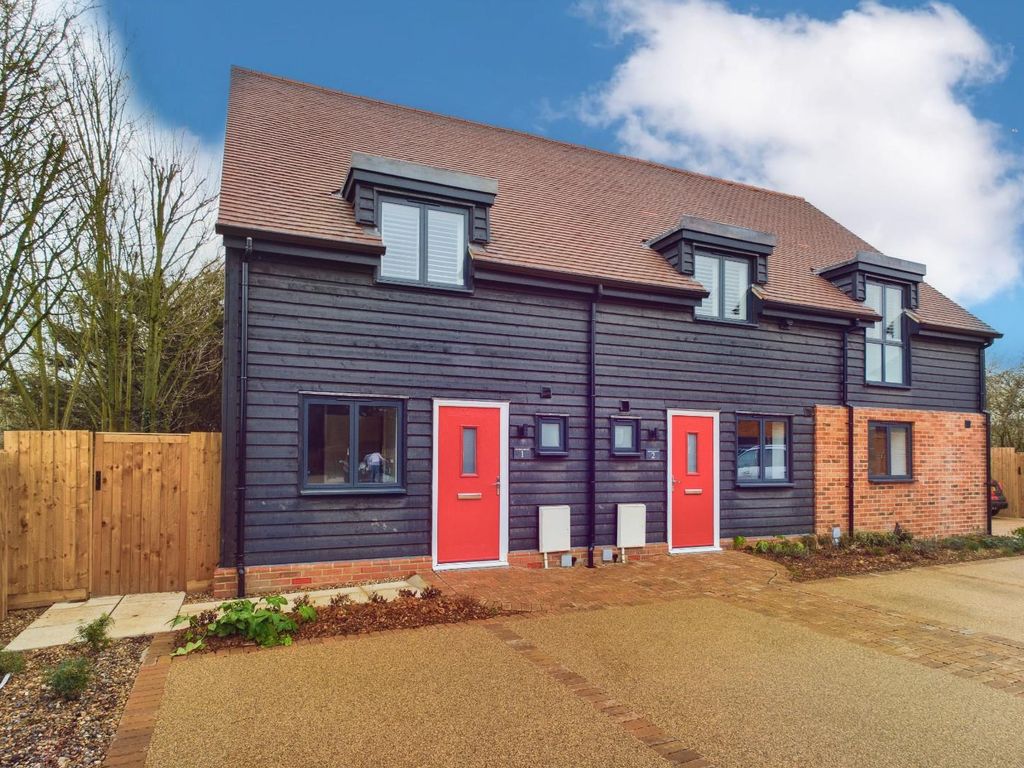 2 bed property to rent in Warley Street, Great Warley, Brentwood CM13