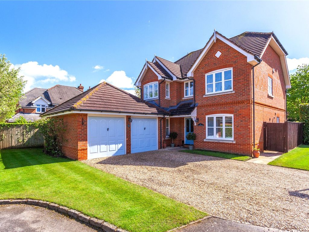4 bed detached house for sale in Charvil Meadow Road, Charvil, Reading