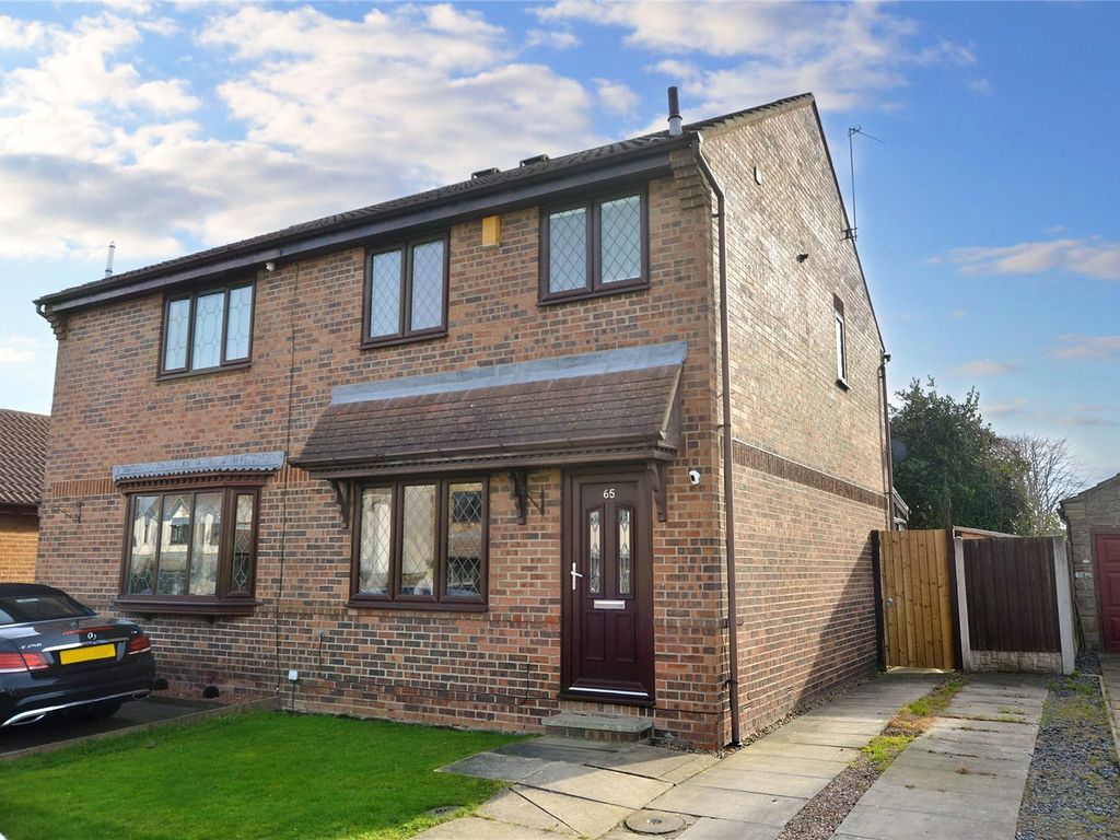3 bed semidetached house for sale in Meadowgate Drive, Lofthouse
