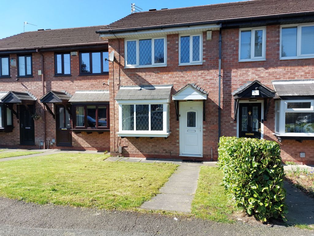 2 bed terraced house to rent in Hardmans Road, Whitefield, Manchester
