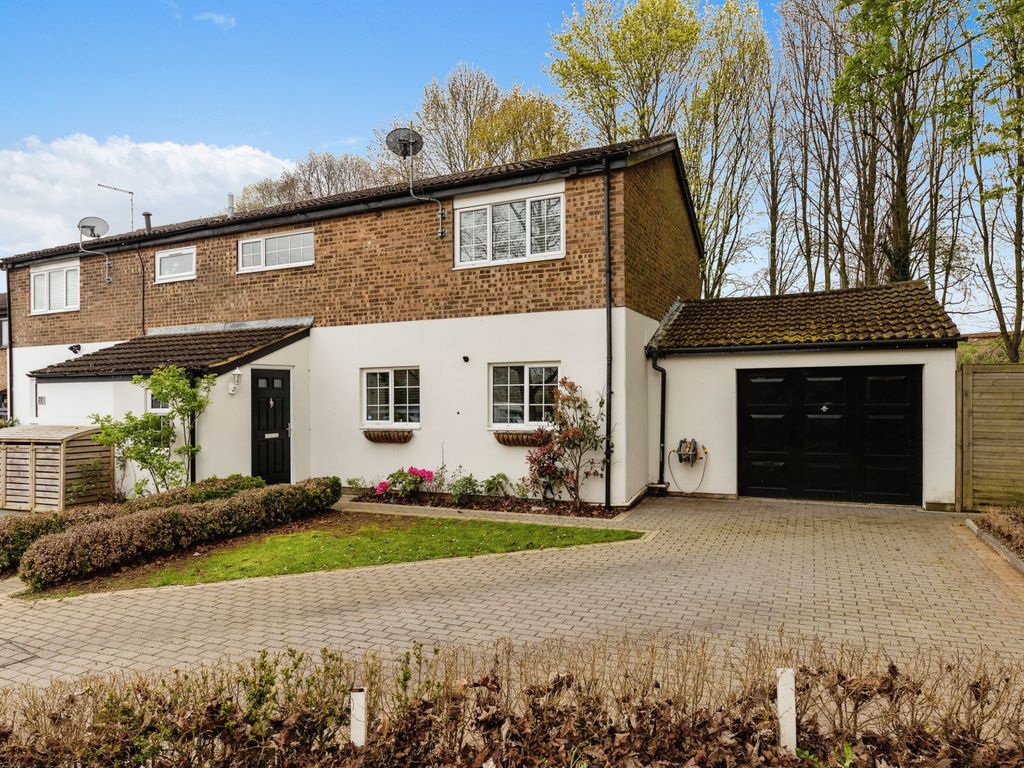3 bed semidetached house for sale in Blenheim Way, Stevenage SG2 Zoopla