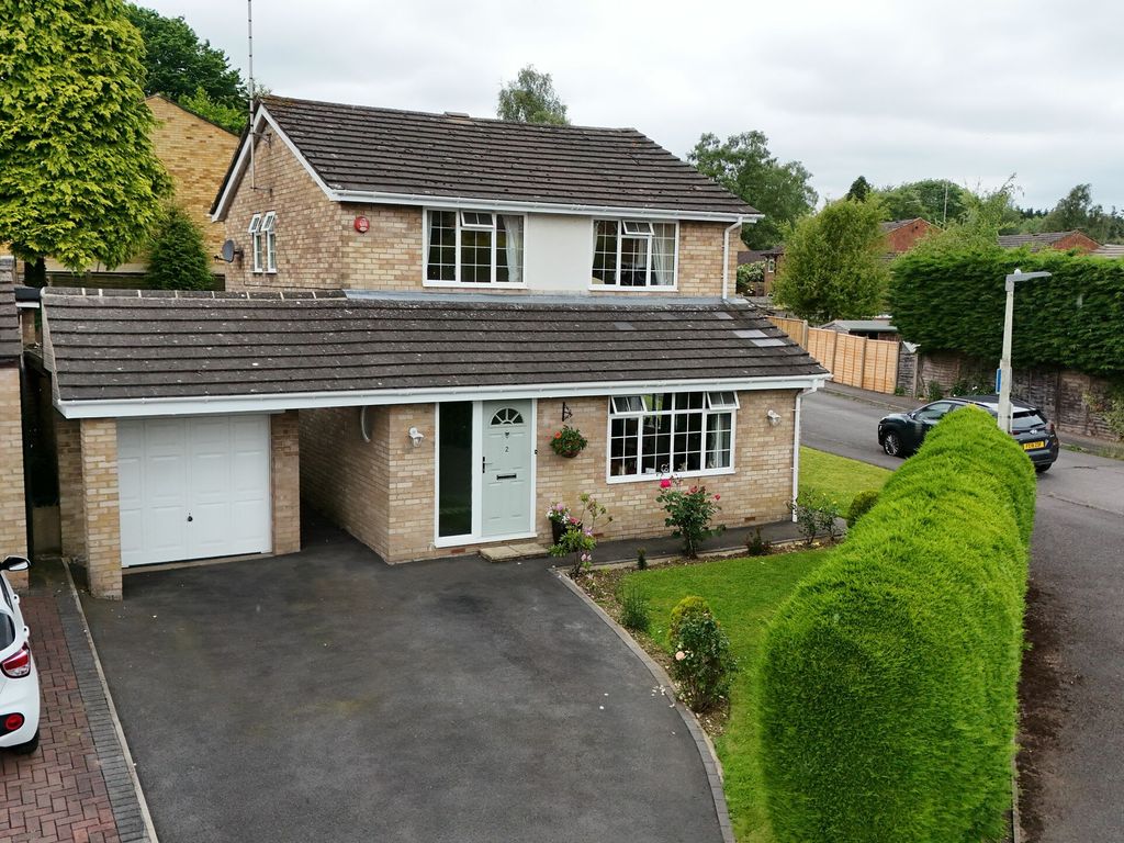 3 bed detached house for sale in Columbine Road, Widmer End, High
