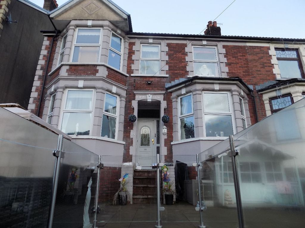 4 bed semidetached house for sale in Alexandra Road, Six Bells