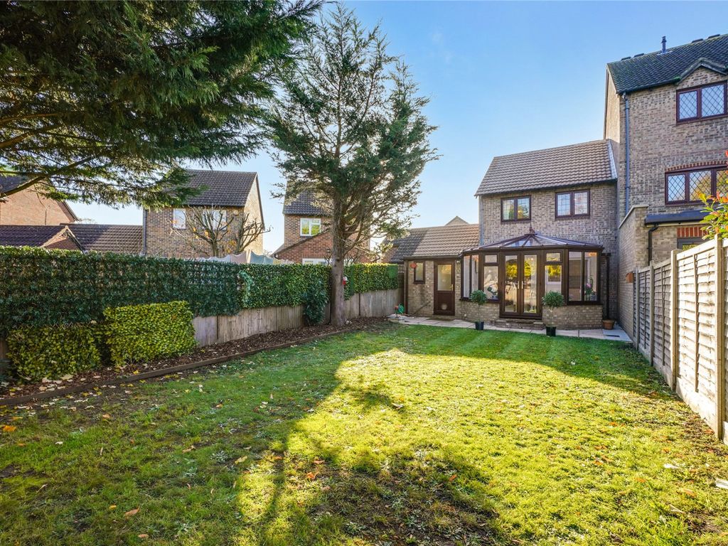 3 bed end terrace house for sale in Kings Chase, East Molesey KT8 Zoopla