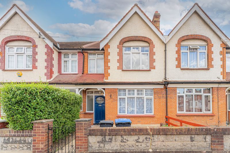 3 bed terraced house for sale in Brook Crescent, London N9, £459,950