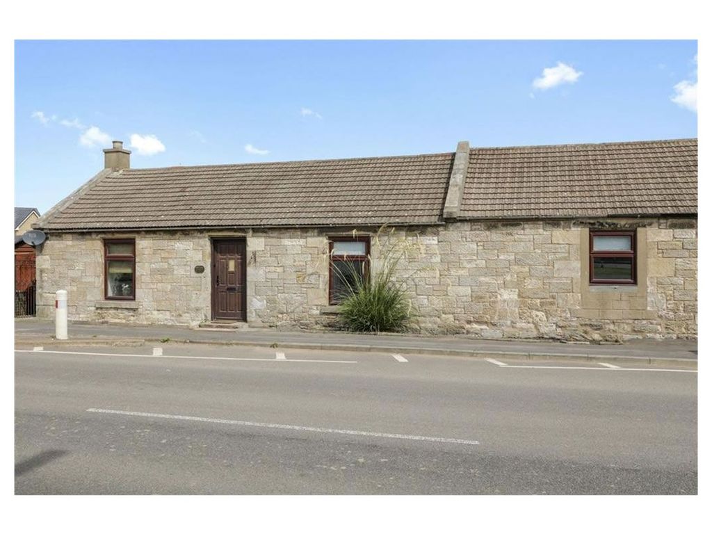4 bed semidetached bungalow for sale in 1, Smithy House, Station Row