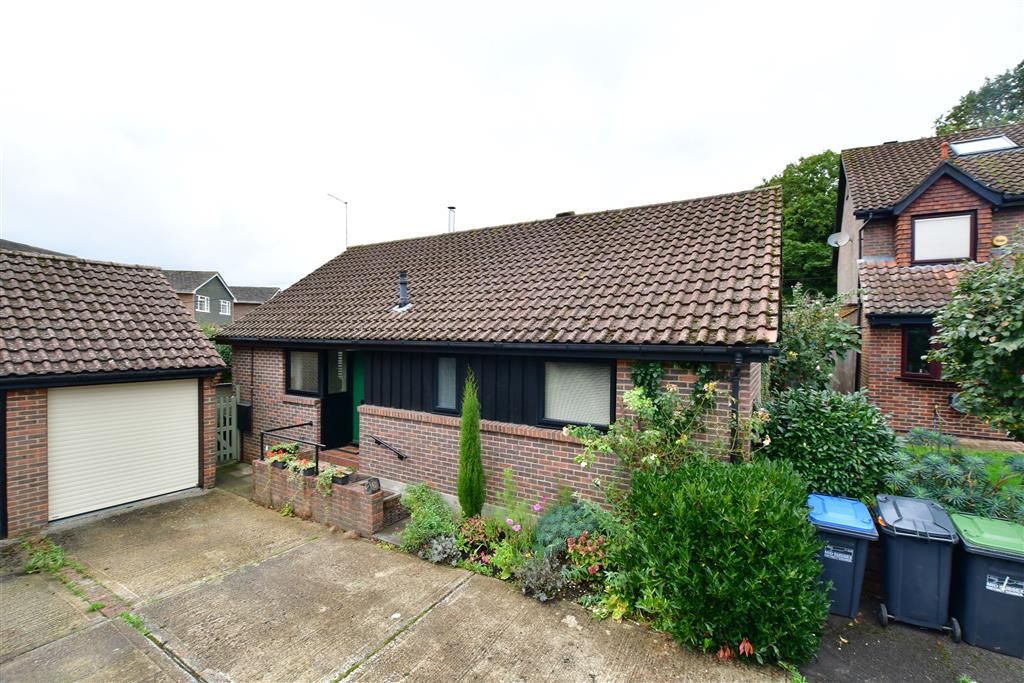 2 bed detached bungalow for sale in Clarence Drive, East Grinstead