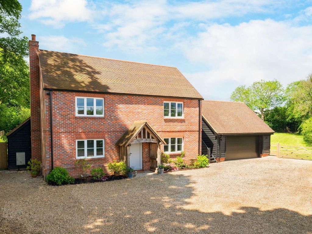 3 bed detached house for sale in Park Corner, Nettlebed, HenleyOn