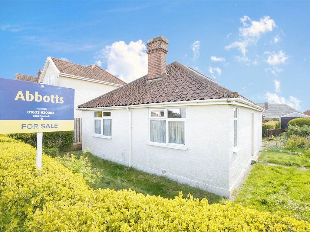 2 bed bungalow for sale in Reepham Road, Norwich, Norfolk NR6, £180,000
