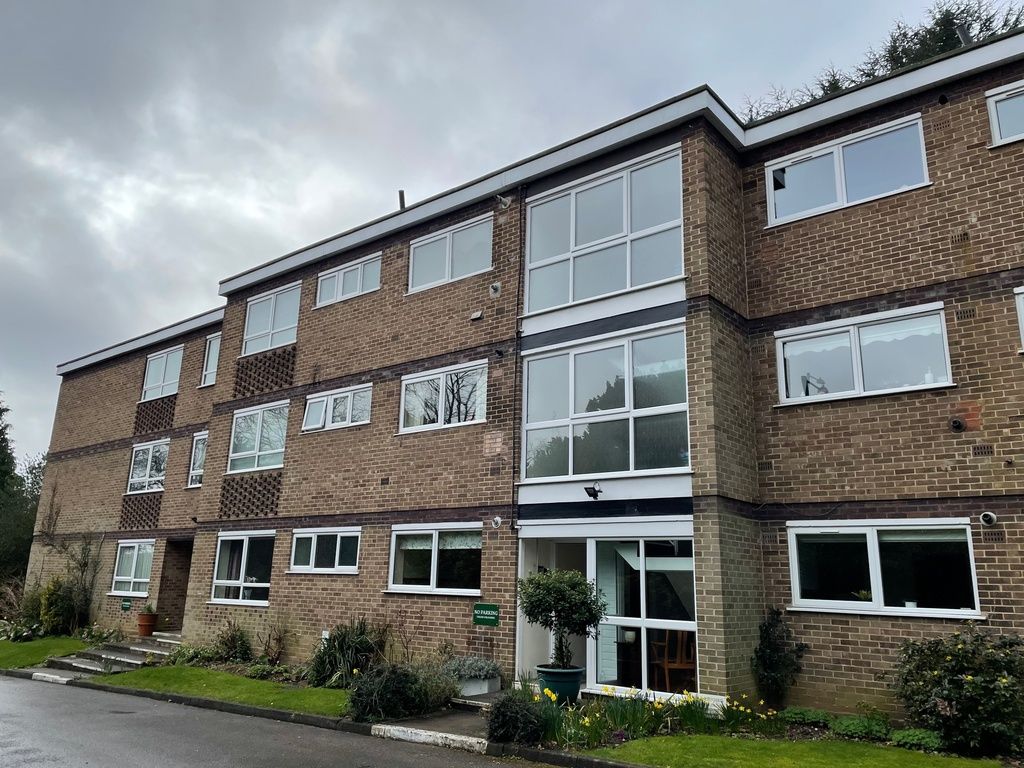 2 bed flat to rent in Cedarwood, Four Oaks Road, Four Oaks, Sutton