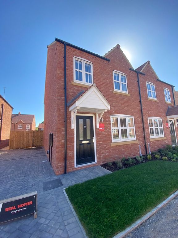 3 bed end terrace house to rent in Phoenix Avenue, Goole DN14, £950 pcm