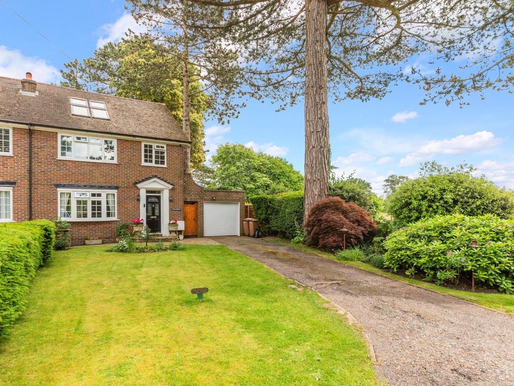 4 bed semidetached house for sale in De Burgh Park, Banstead SM7, £