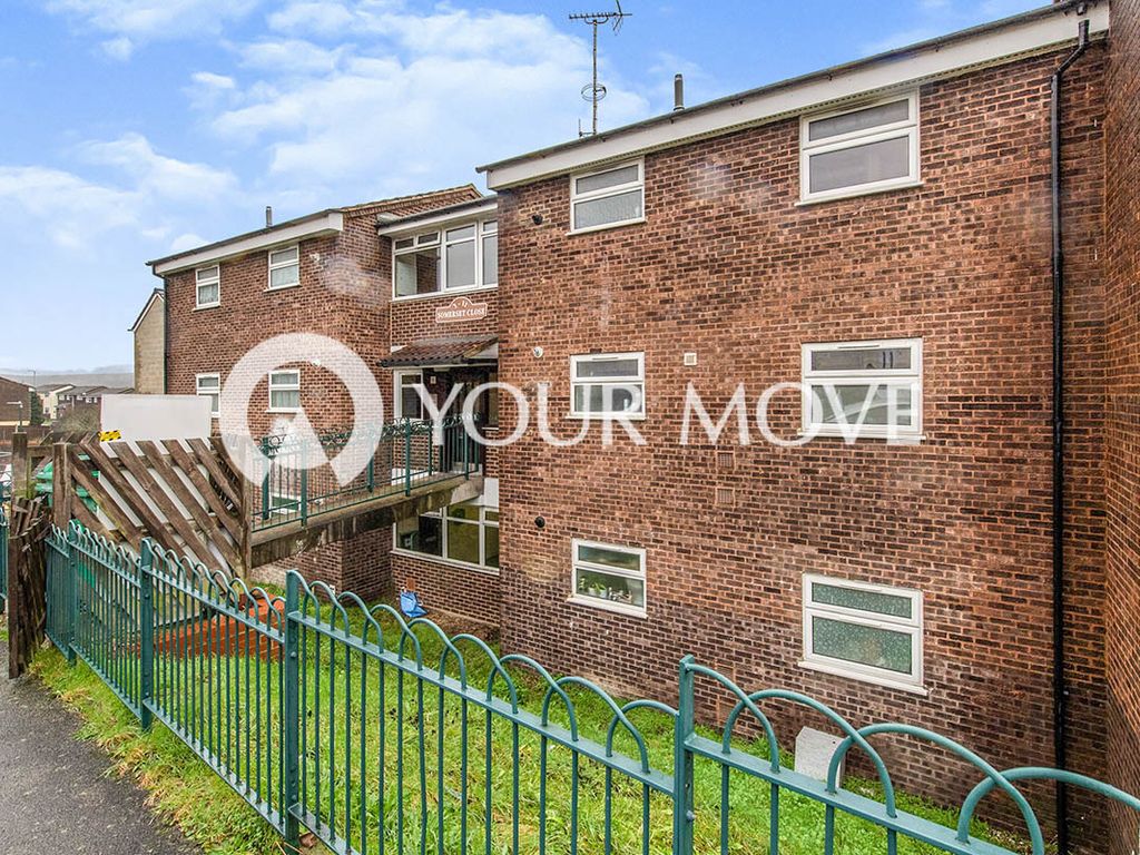 1 bed flat for sale in Somerset Close, Walderslade, Chatham, Kent ME5