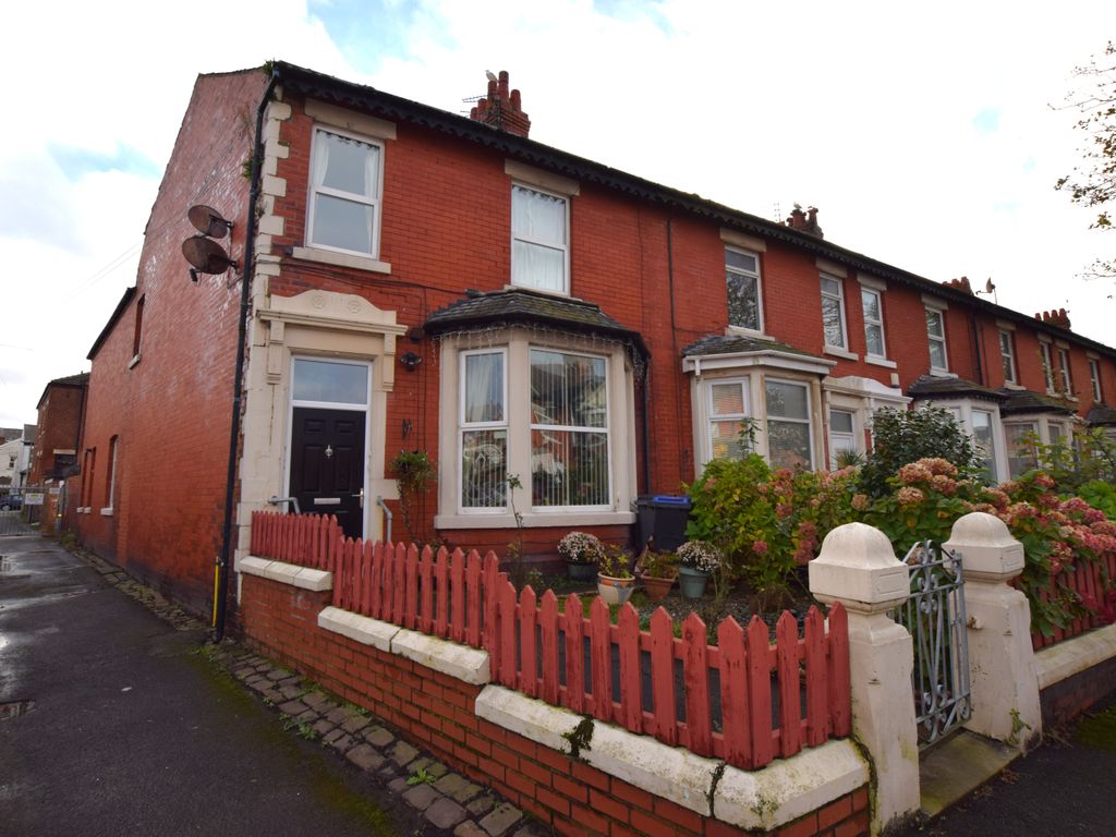 4 bed block of flats for sale in Leamington Road, Blackpool FY1, £