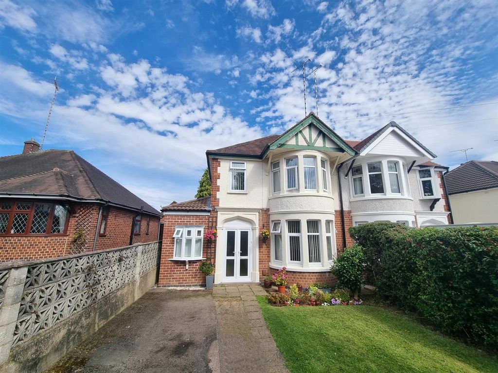 3 bed semidetached house for sale in Lynbrook Road, Beechwood Gardens