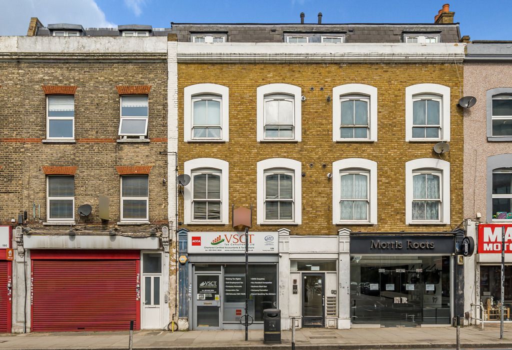 Retail premises to let in 186 Tooting High Street, London, Greater