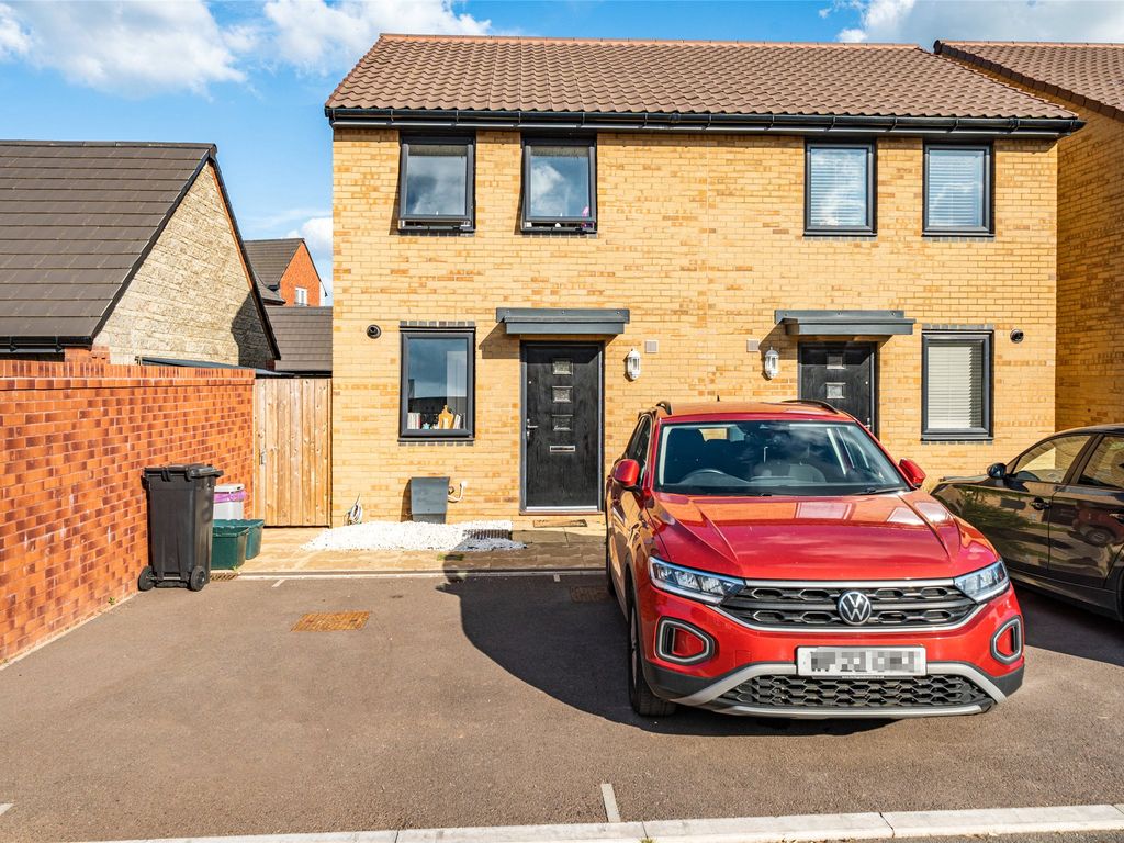 2 bed semidetached house for sale in Turner Road, Yate, Bristol