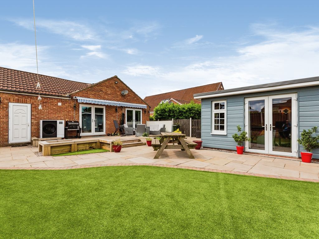 3 bed detached bungalow for sale in Shafton Hall Drive, Barnsley S72, £