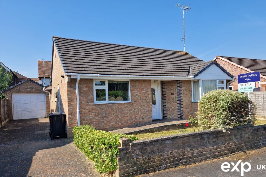3 bed bungalow for sale in Beacon Park Road, Upton, Poole, Dorset. BH16