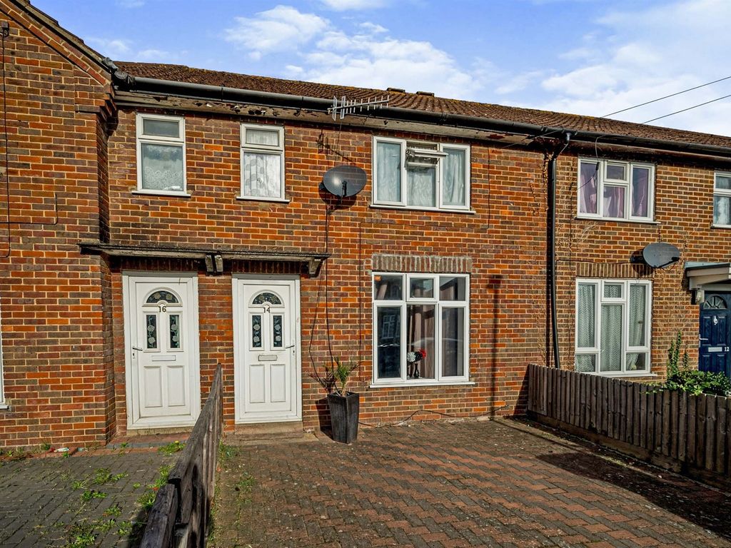 3 bed terraced house for sale in Grenfell Avenue, High HP12