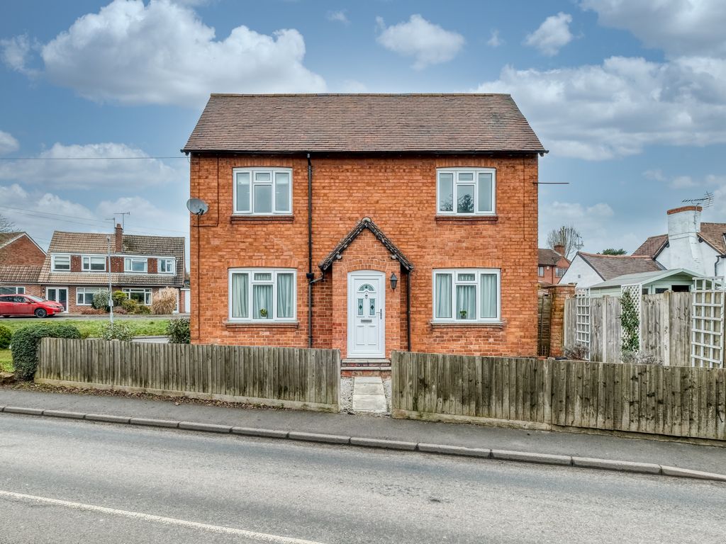 2 bed detached house for sale in Alcester Road, Lickey End, Bromsgrove