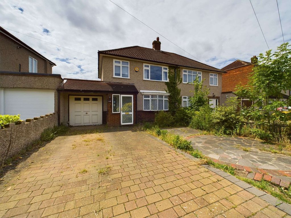 3 bed semidetached house for sale in Orchard Close, Bexleyheath DA7, £