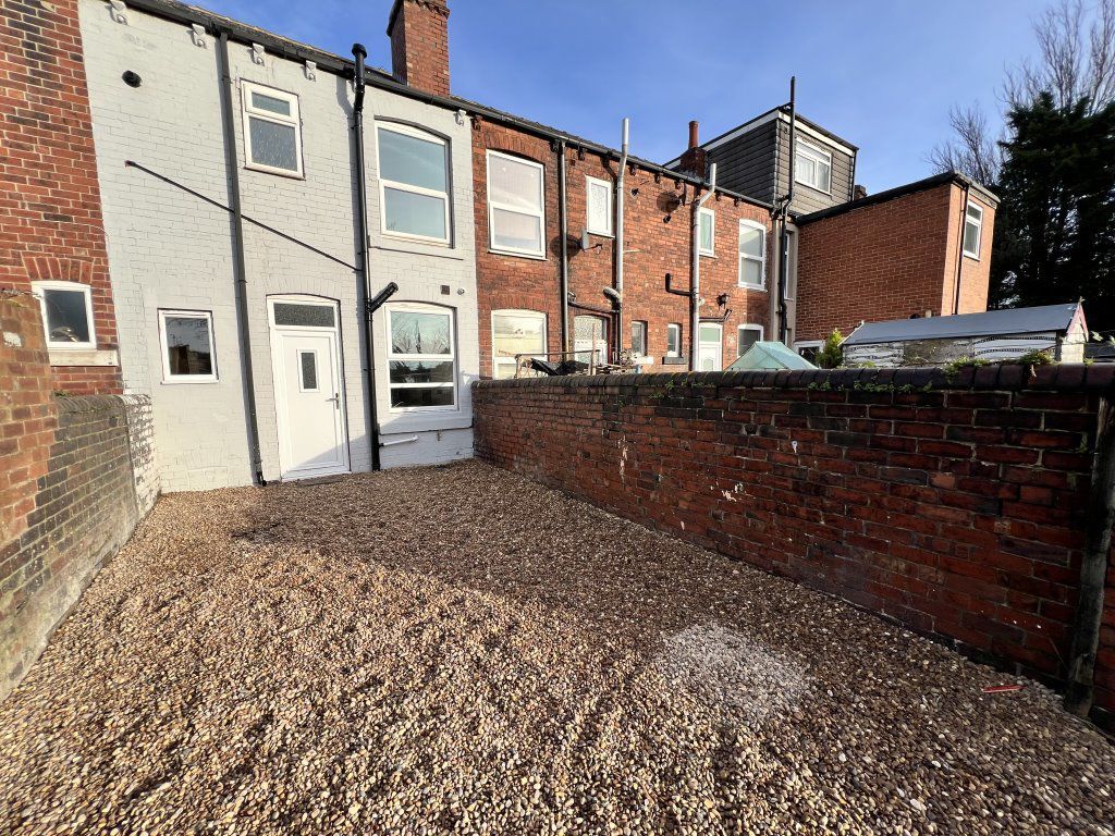 2 bed terraced house to rent in Stafford Street, Castleford WF10, £750 pcm Zoopla