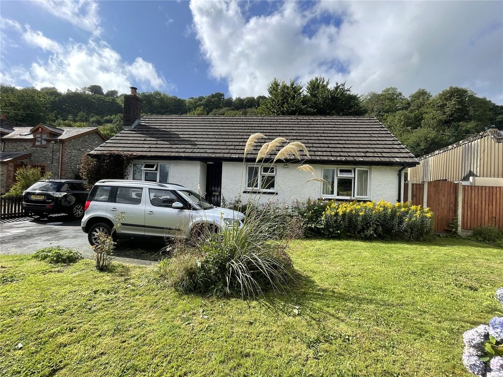 2 bed bungalow for sale in Llanfynydd, Carmarthen, Carmarthenshire SA32