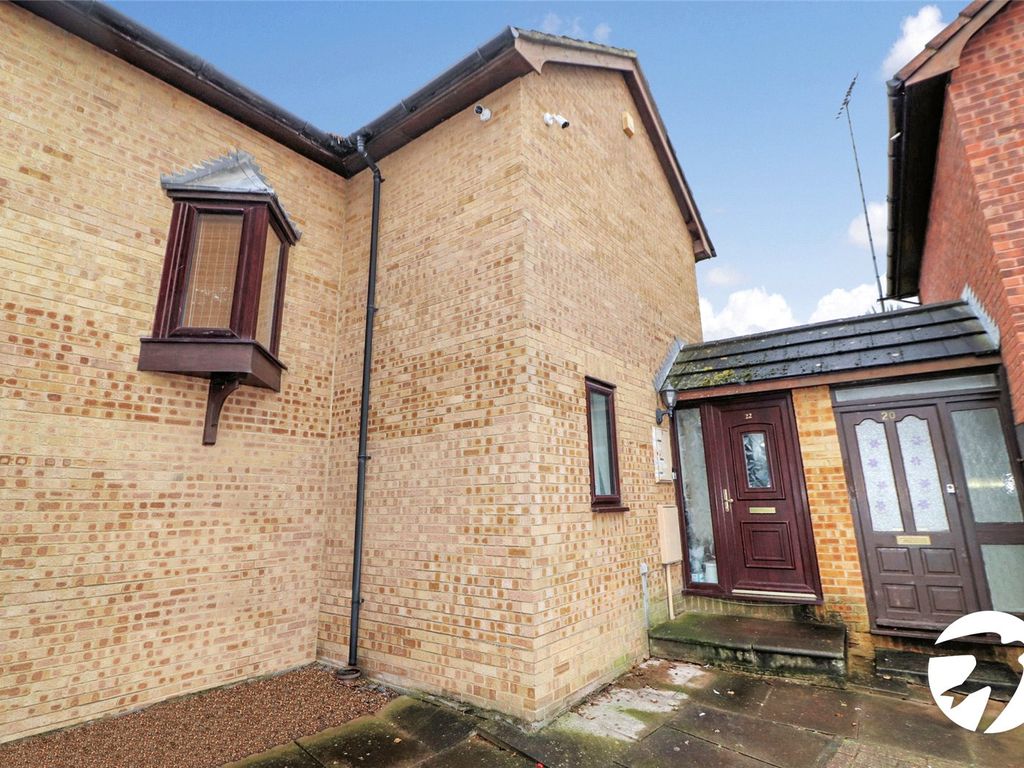 2 bed semidetached house for sale in Drummond Close, Erith, Kent DA8