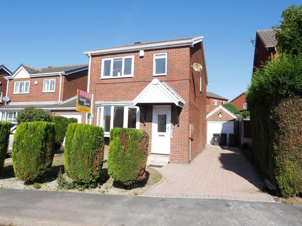 3 bed detached house to rent in Crabtree Way, Tingley, Wakefield WF3, £