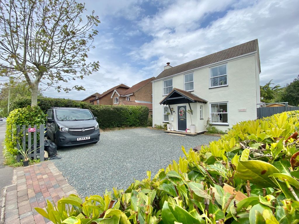 7 bed detached house for sale in Warsash Road, Warsash, Southampton