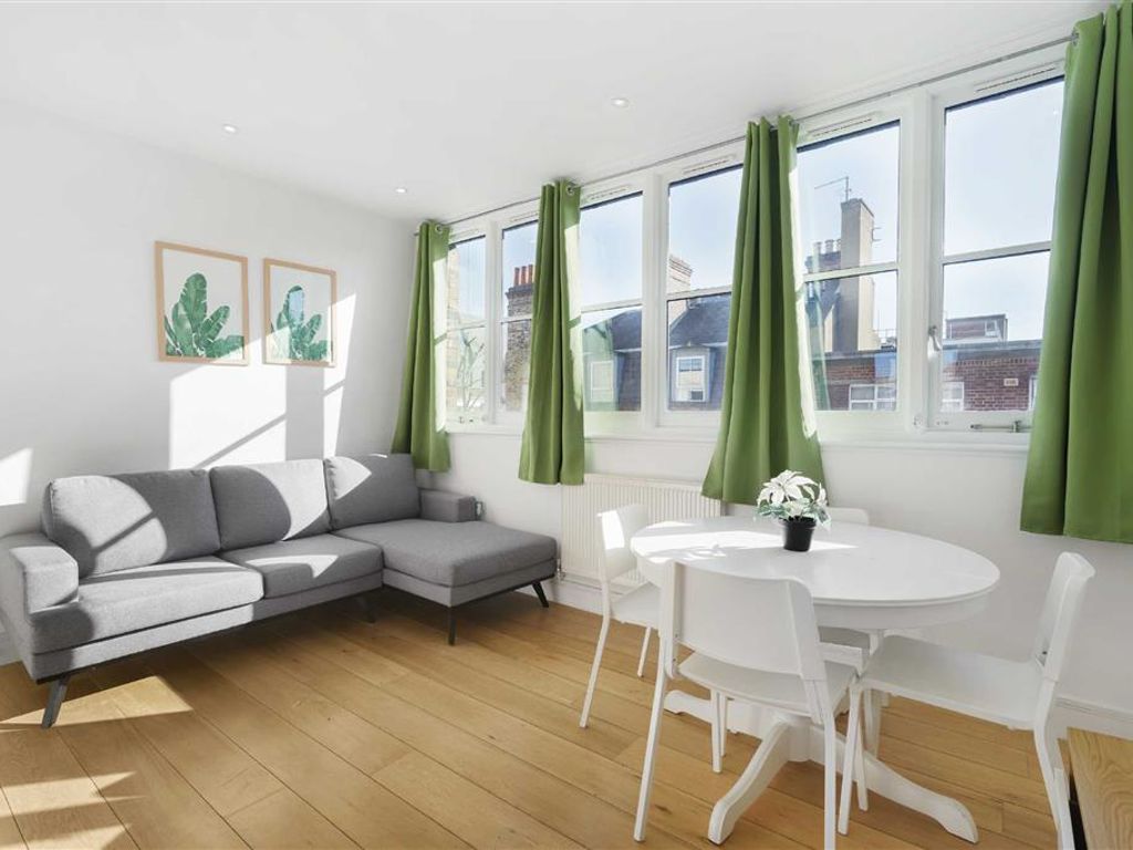 2 bed flat to rent in Whitfield Street, London W1T, £2,752 pcm Zoopla