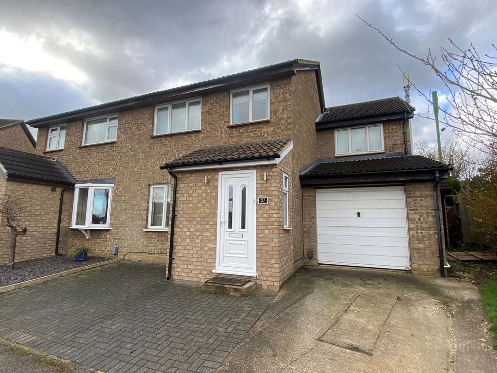 4 bed semidetached house for sale in Coleridge Close, Hitchin SG4, £