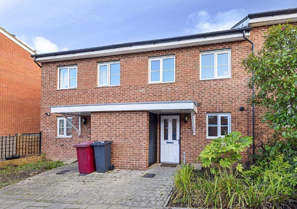 3 bed terraced house for sale in Battle Square, Reading RG30 Zoopla
