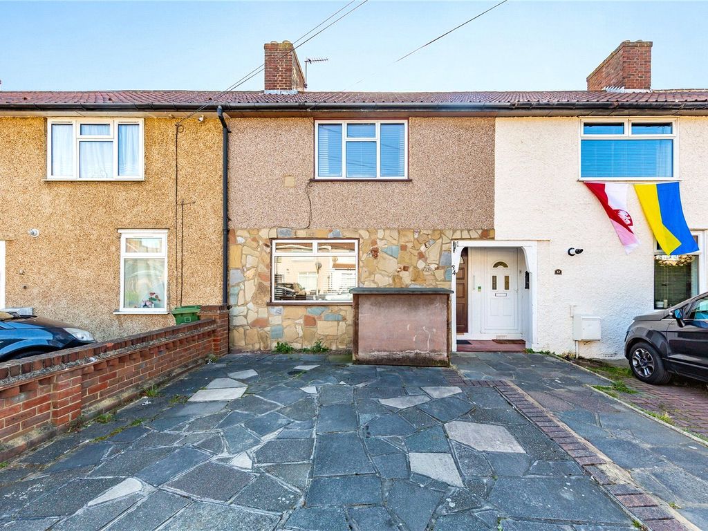 2 bed terraced house to rent in Singleton Road, Dagenham RM9 Zoopla