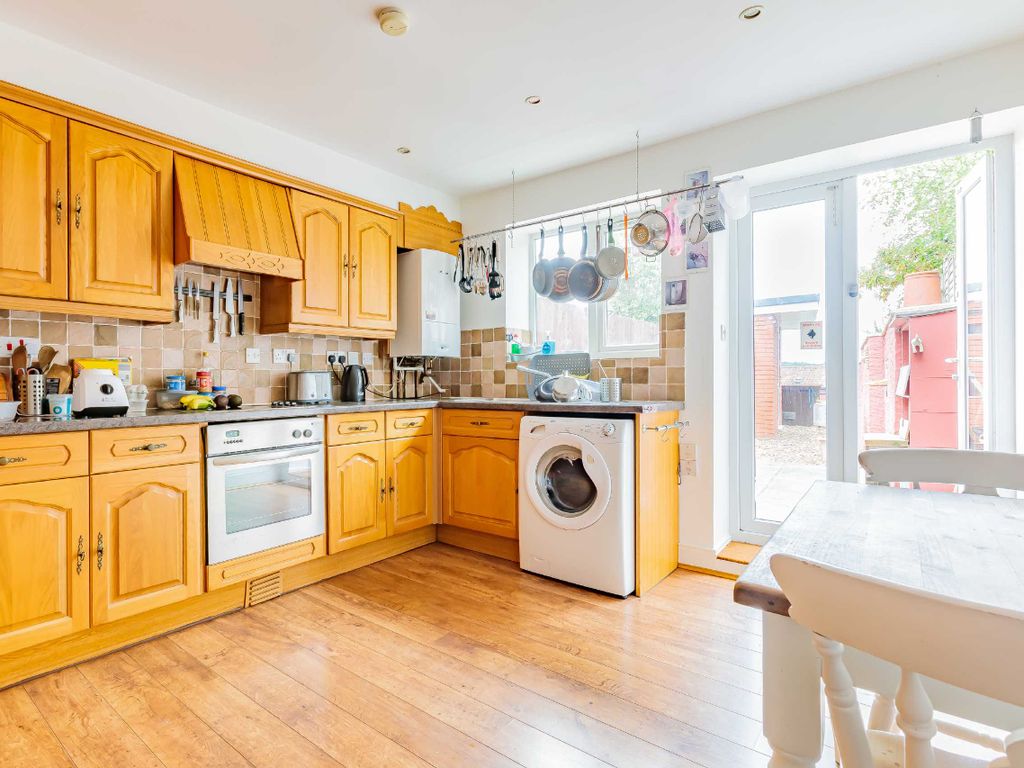 2 bed terraced house for sale in Mount Pleasant Terrace, Hallen